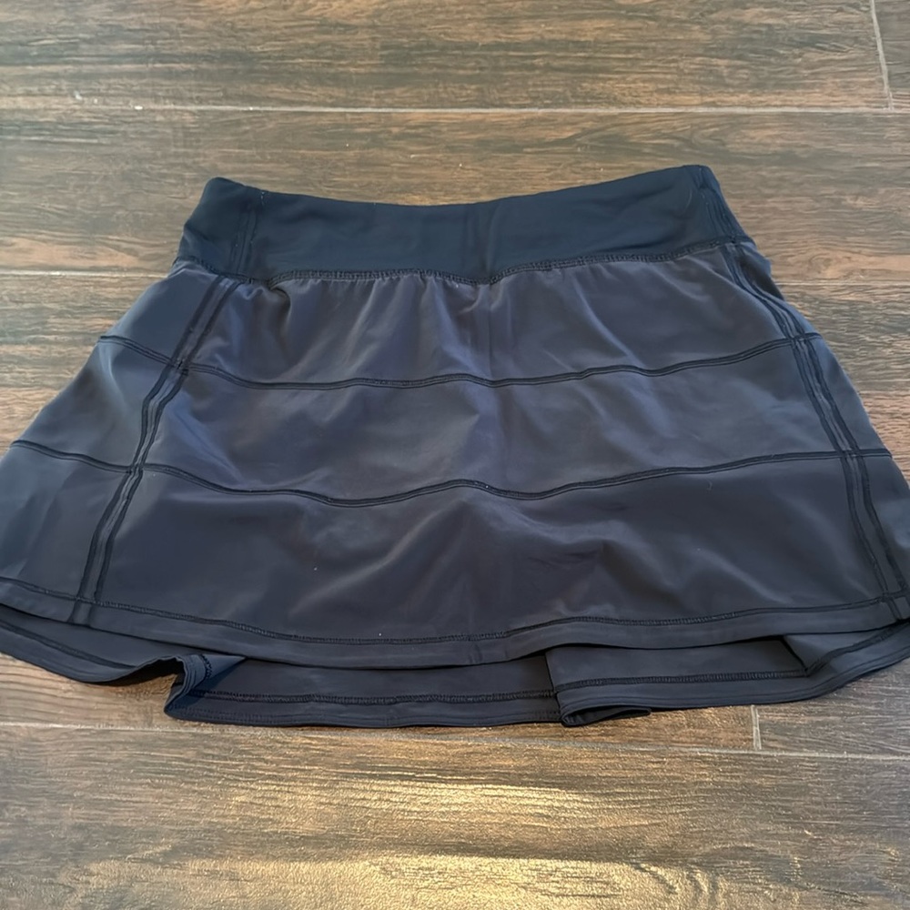 Lululemon black skirt Size 4